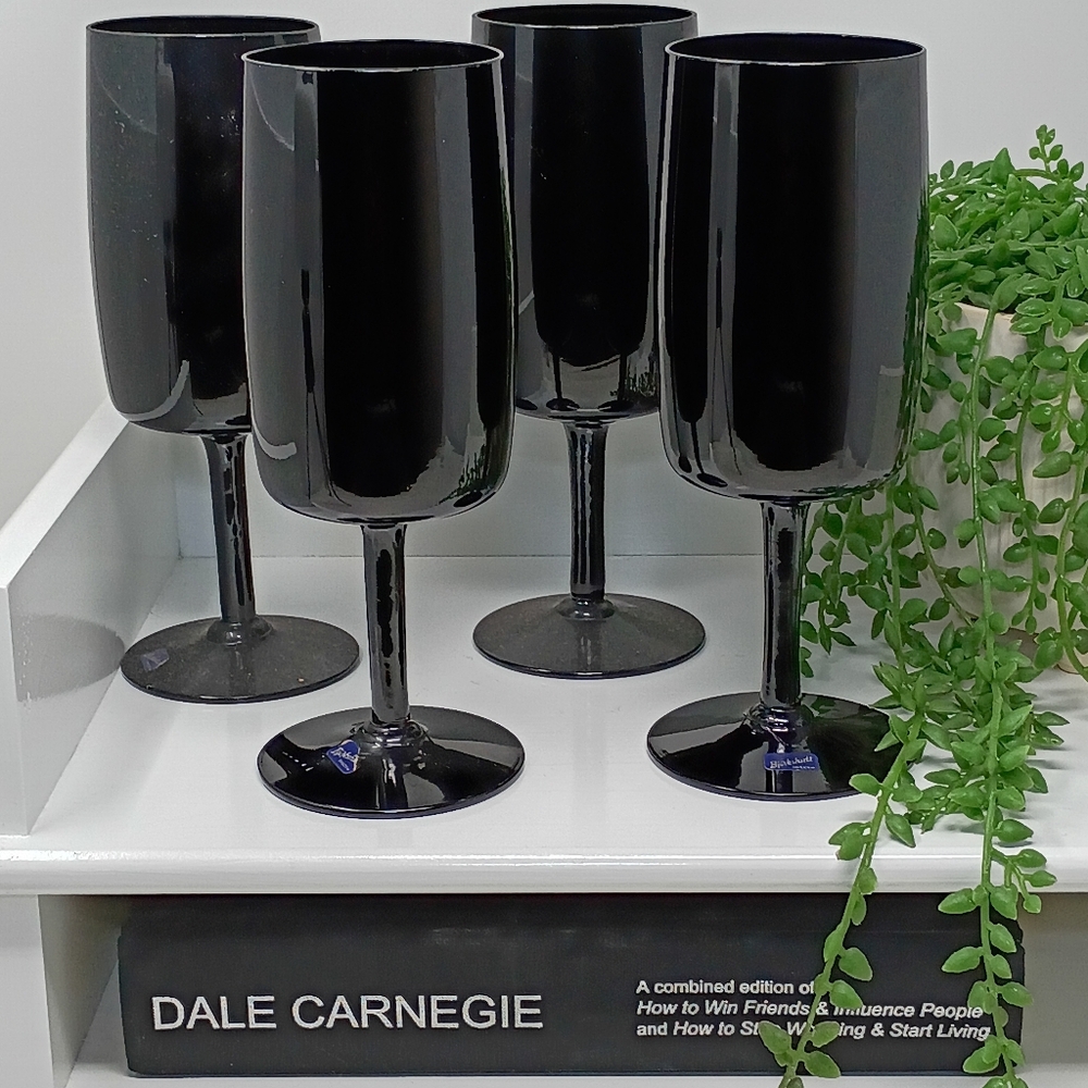 Elegant Black Drinkware Set - Picture 5 of 5